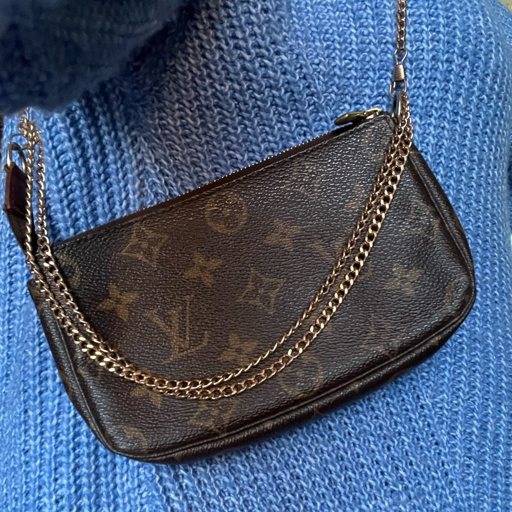 Louis Vuitton Wristlet pouchette missing strap